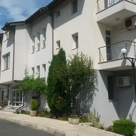 Aparthotel Menada Apolon 3*