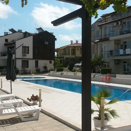 Menada Apolon 3*