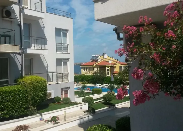 Menada Apolon 아파트호텔