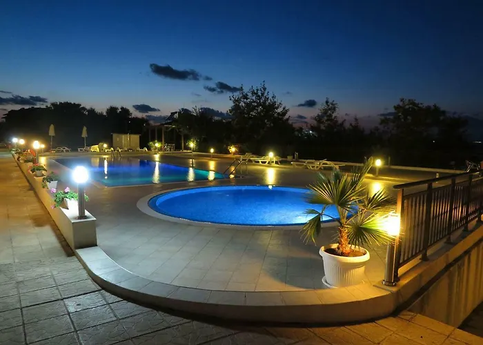 아파트호텔 Menada Apolon 3*